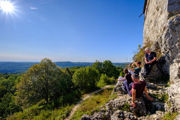 Im Gipfelglück schwelgend hoch hinaus: